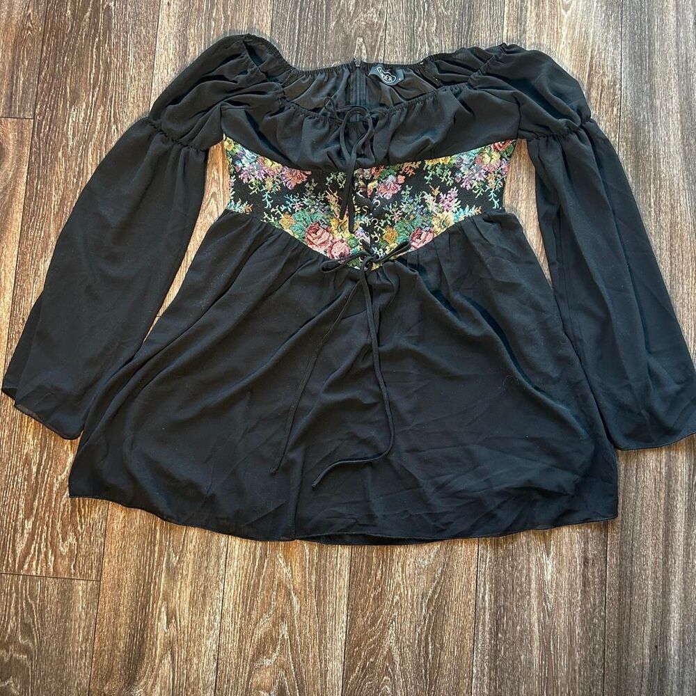 Cider Black Romantic Renaissance Lace-Up Dress L